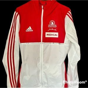2022 Boston marathon Adidas medical volunteer jacket Size Small like new MINT
